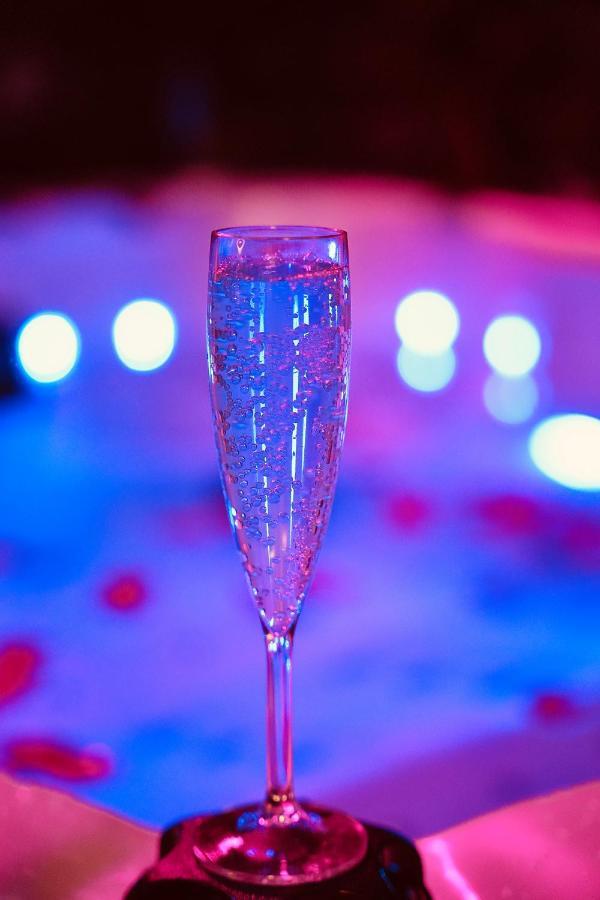Love Room Suite Dirty Diana Aubagne Ngoại thất bức ảnh