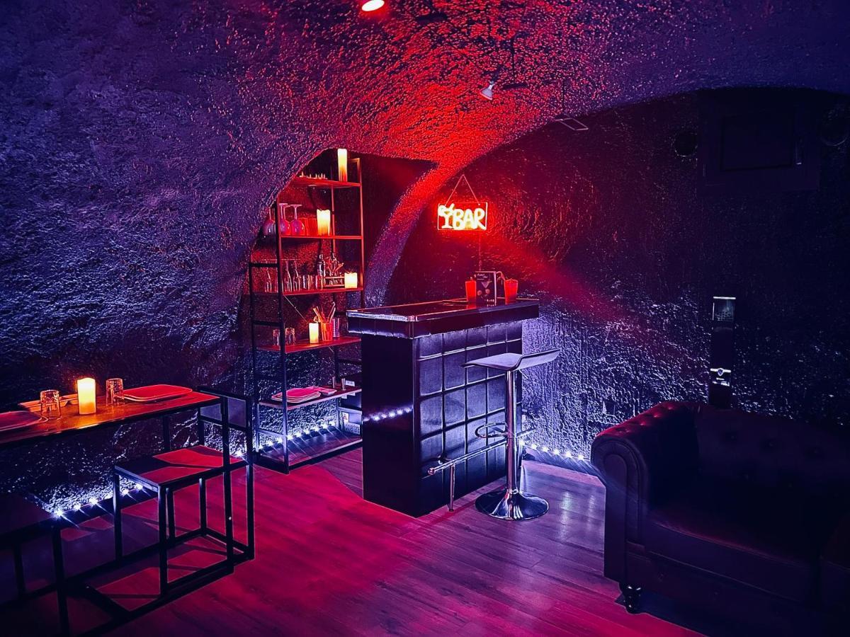 Love Room Suite Dirty Diana Aubagne Ngoại thất bức ảnh